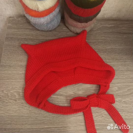 Шапка чепчик - кошечка вязаная