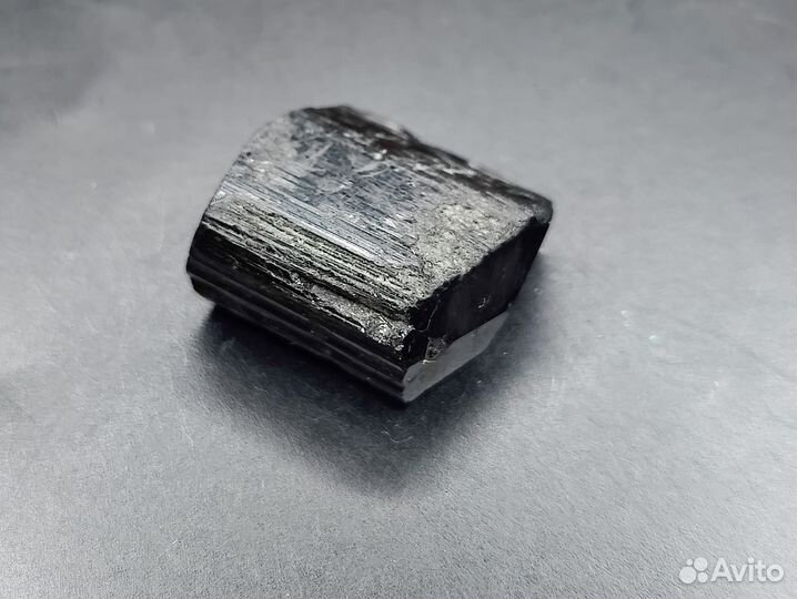 Кристалл турмалин шерл природный двухголовик