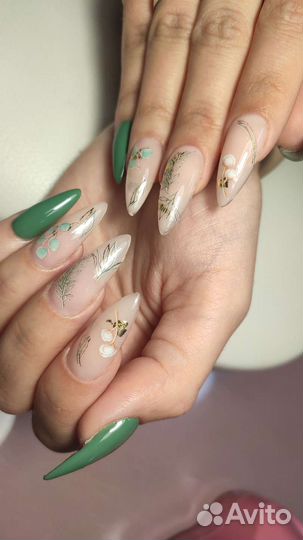 Маникюр в салоне