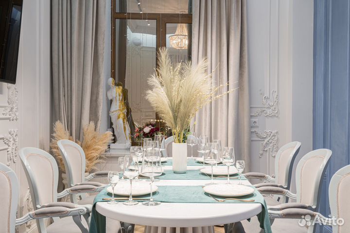 Официант в ресторан