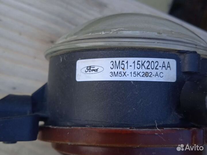 Фара противотуманная левая Ford Focus 2