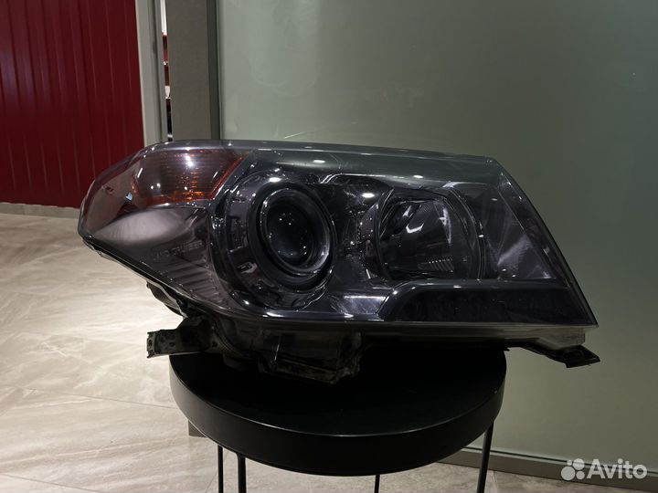 Фара правая на toyota land cruiser 200