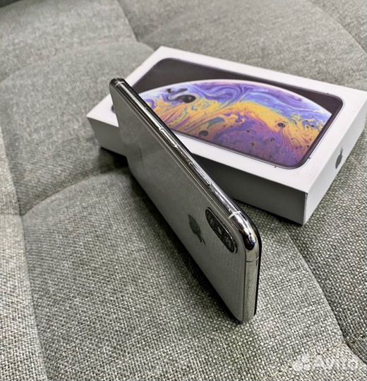 iPhone Xs, 64 ГБ
