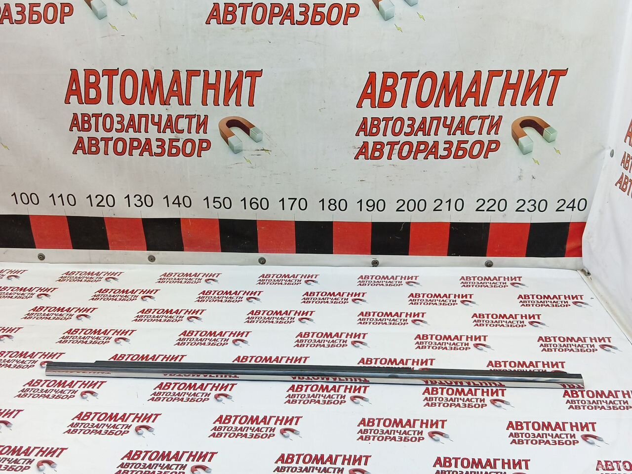 Молдинг стекла двери задней левой Омода S5