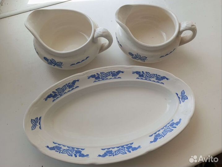 Селедочнича под гжель и 2 молочника под гжель
