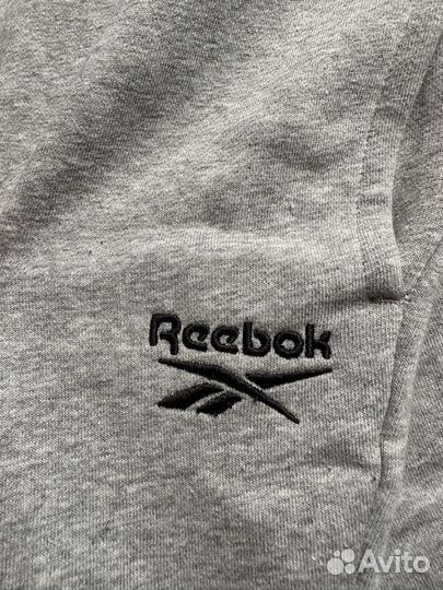 Спортивный костюм Reebok