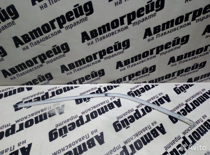 Молдинг стекла задний правый Audi Q7 4LB BAR