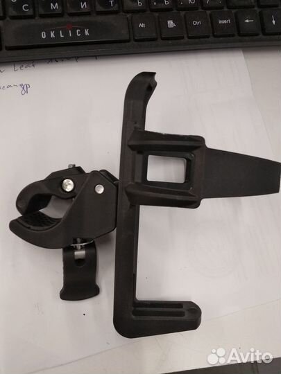 Продам подстаканник универсальный для коляски