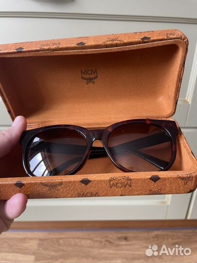 Солнцезащитные очки мсм