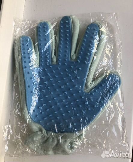 Перчатка для вычесывания шерсти