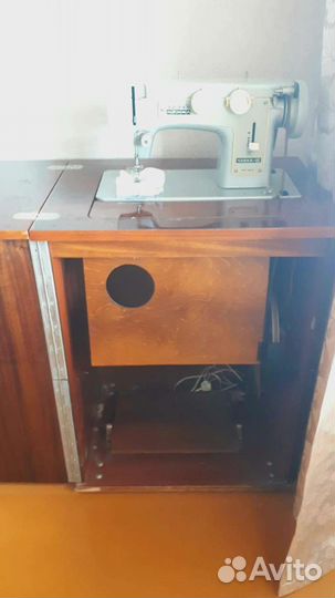 Швейная машина Чайка 3