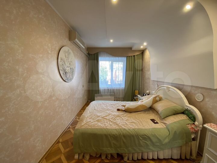 3-к. квартира, 125 м², 3/16 эт.