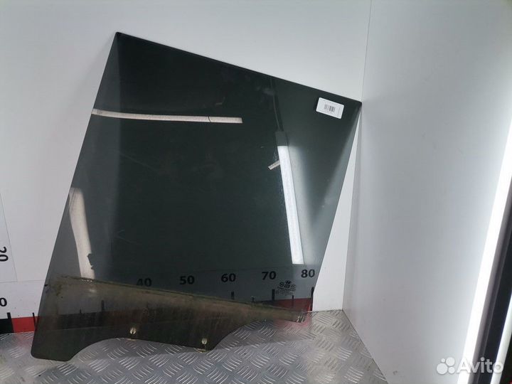 Стекло двери задней левой Hyundai Terracan рест