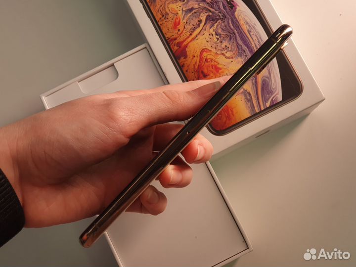 С коробкой iPhone Xs Max 64 Gb sim+esim
