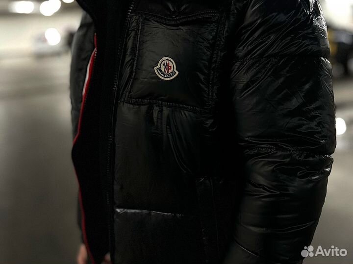 Пуховик Moncler черный глянцевый