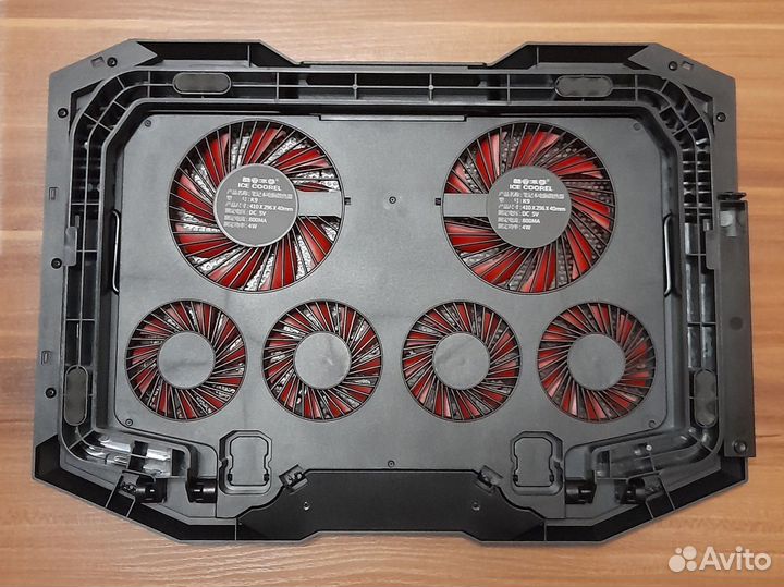 Охлаждающая подставка для ноутбука