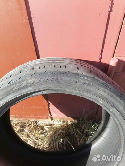 Pirelli P Zero 235/40 R19