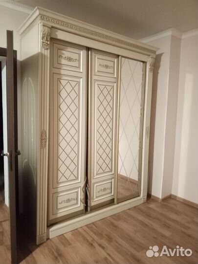 Шкаф