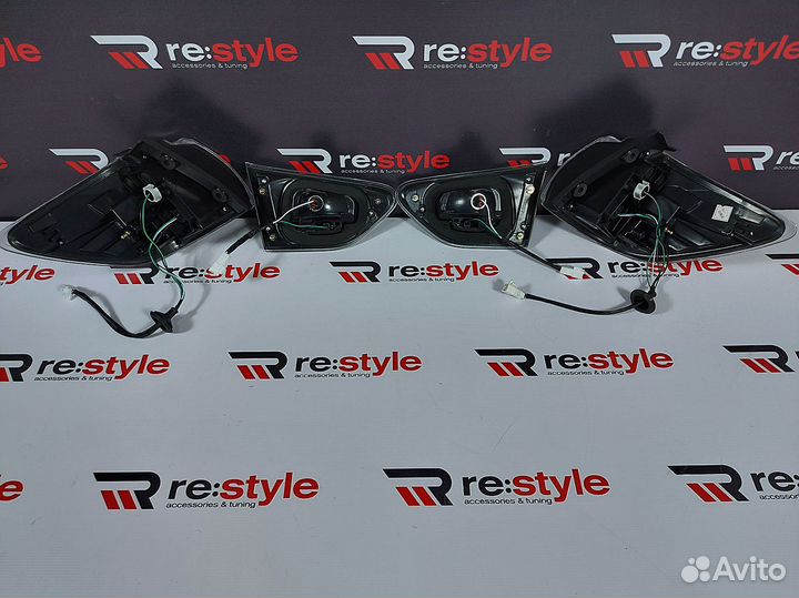 Стопы Toyota Wish 20 Белые Vland