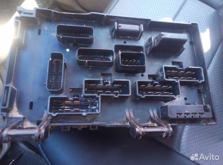 Блок предохранителей для додж караван 04869201AN
