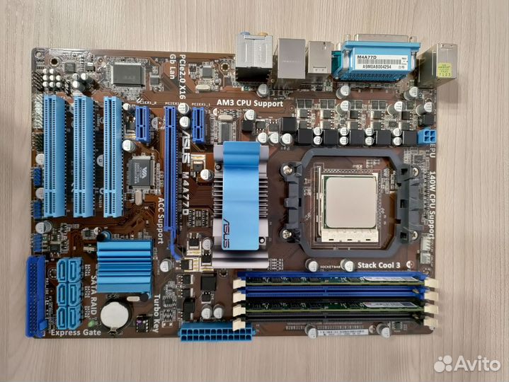 Материнская плата с процессором и памятью