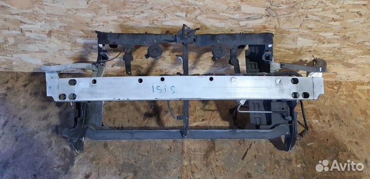 Рамка радиатора Toyota Isis (XM10) I рестайлинг (2