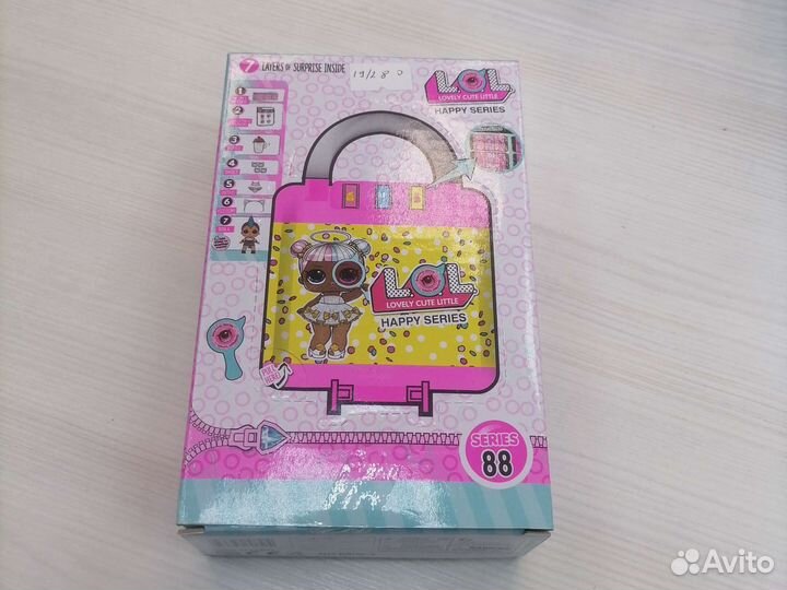 Чемодан с куклой