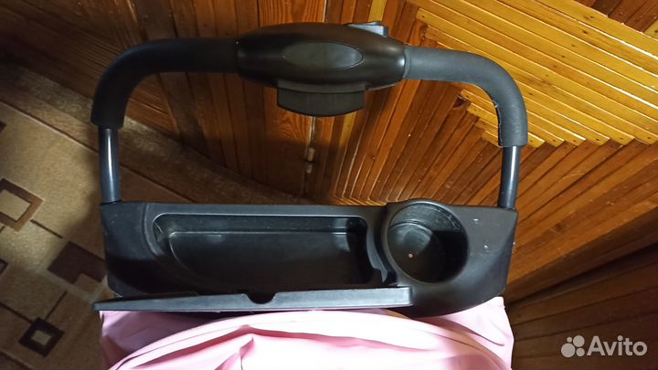 Прогулочная коляска для девочки