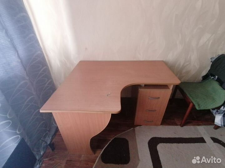 Компьютерный стол