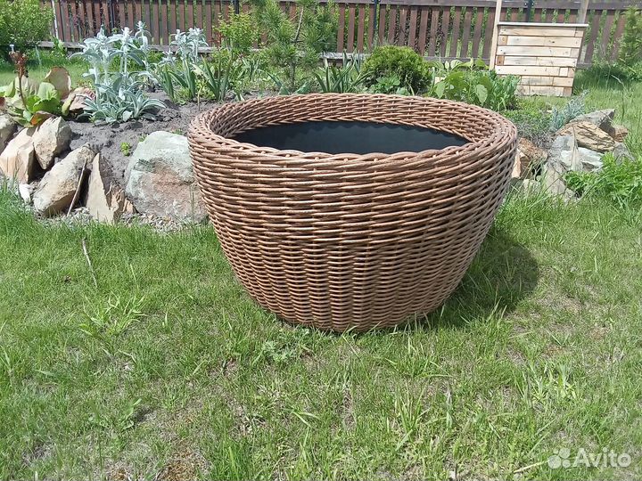 Кашпо из ротанга