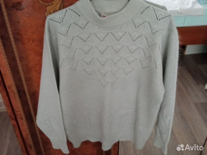 Пуловер женский