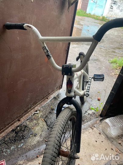 Велосипед bmx белый