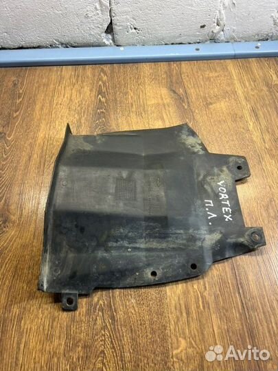 Пыльник двигателя передний левый Vortex Estina