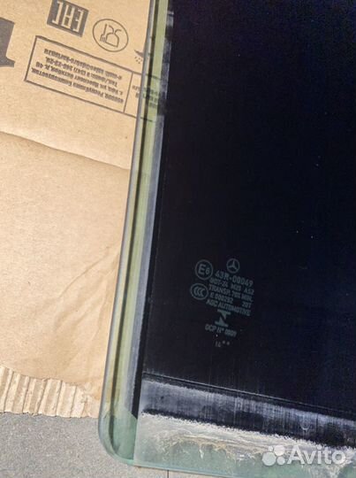 Заводские стекла на Мерседес 212