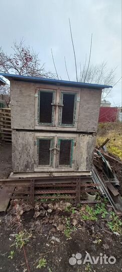 Продам две клетки для кроликов
