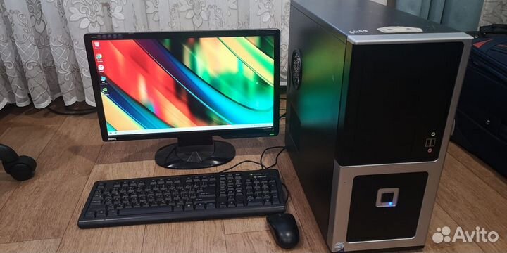 Настольный компьютер Intel i3 с монитором BenQ