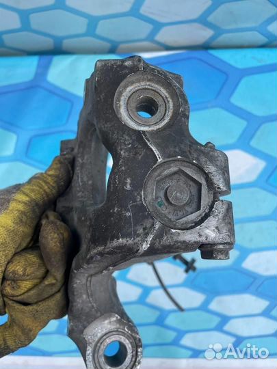 Кулак поворотный передний левый 8K0407253AB