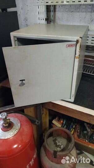 Сейф металлический