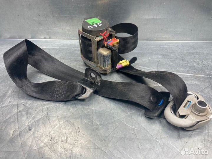 Ремень безопасности с пиропатроном Volkswagen Golf