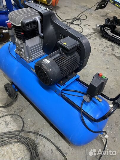 Компрессор воздушный Италия 200л