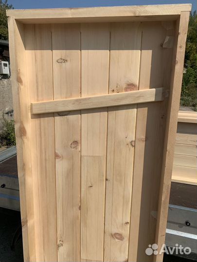 Дверь из кедра