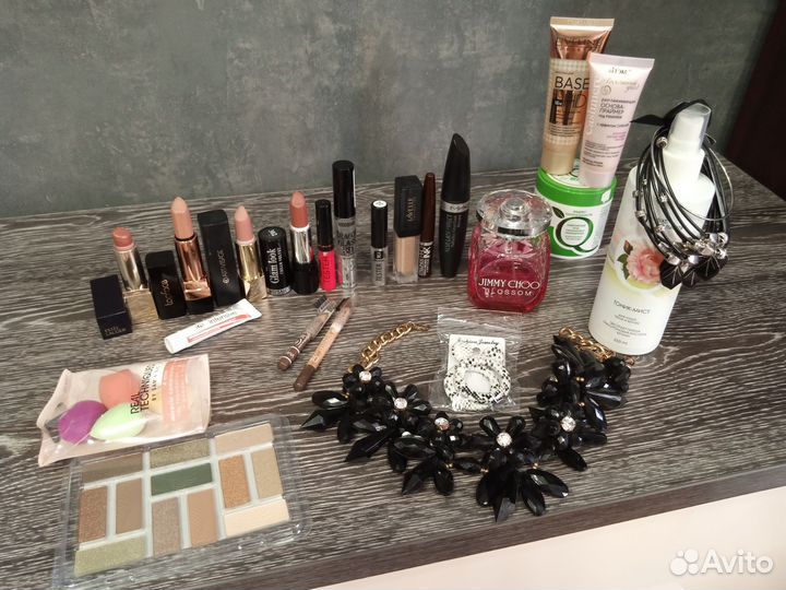 Набор косметики, бижутерии, парфюм