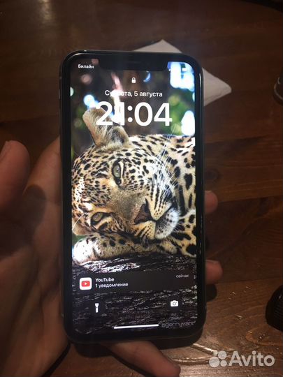 Телефон iPhone 11