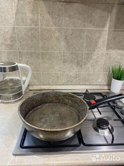Сковорода больша 28см