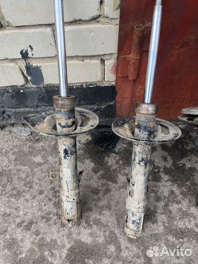 Стойки камри 40