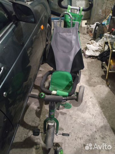 Детский велосипед с родительской ручкой и самокат