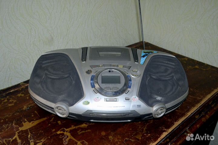 Кассетный магнитофон LG