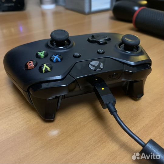 Оригинальные Xbox ONE геймпад и аккум