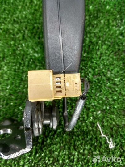 Замок ремня безопасности Audi Q3