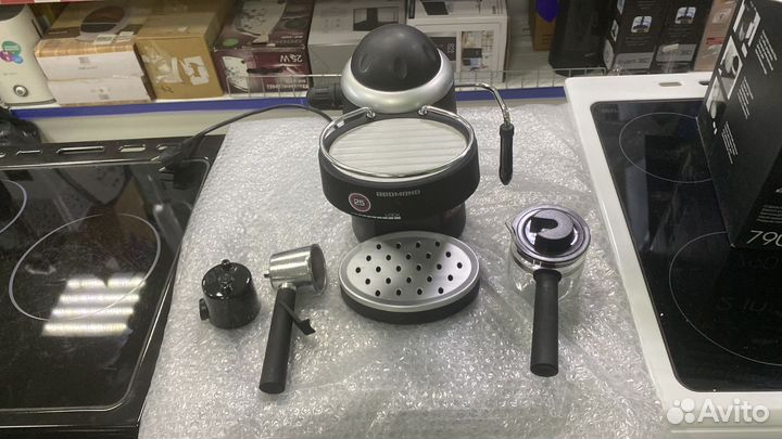 Рожковая кофеварка Redmond RCM-1502